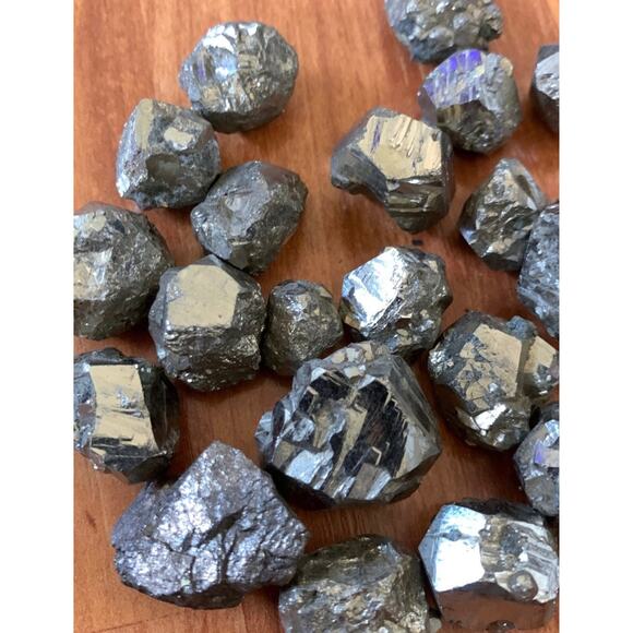 20 Pyrite Rocks‎ - Picture 1 of 4